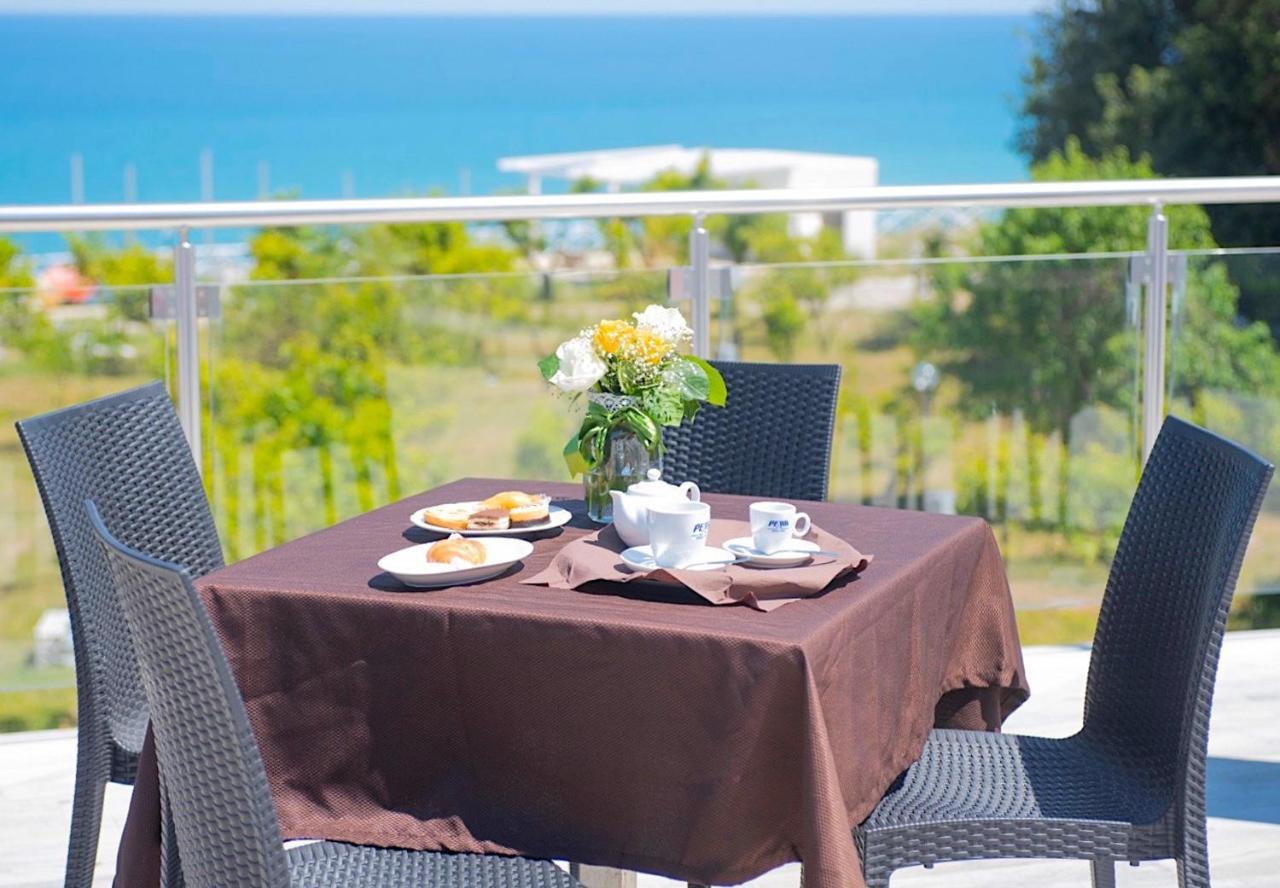 Frontemare Hotel Village & Ristorante Rodi Garganico Εξωτερικό φωτογραφία